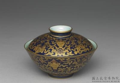 图片[3]-Lidded bowl with gold tracing on cobalt blue glaze, Qing dynasty, Qianlong reign (1736-1795)-China Archive